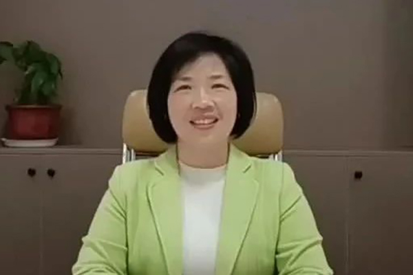 周周聊網(wǎng)站，網(wǎng)站建設(shè)域名怎么選擇？